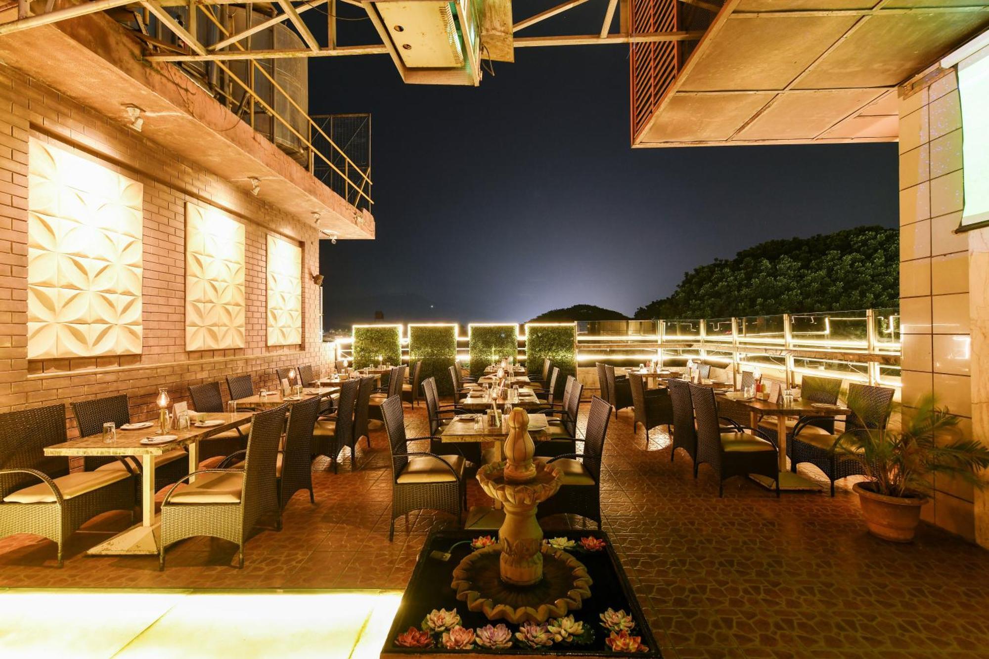 Hotel Roopa Mysore Bagian luar foto
