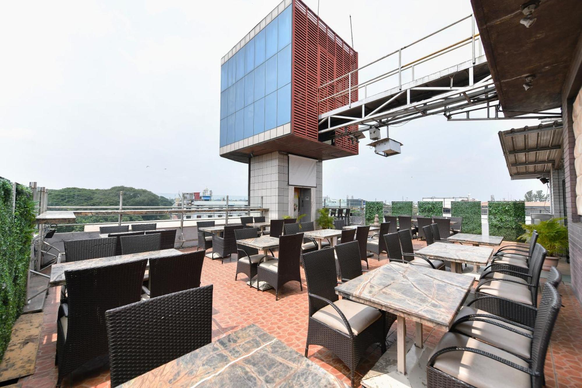 Hotel Roopa Mysore Bagian luar foto
