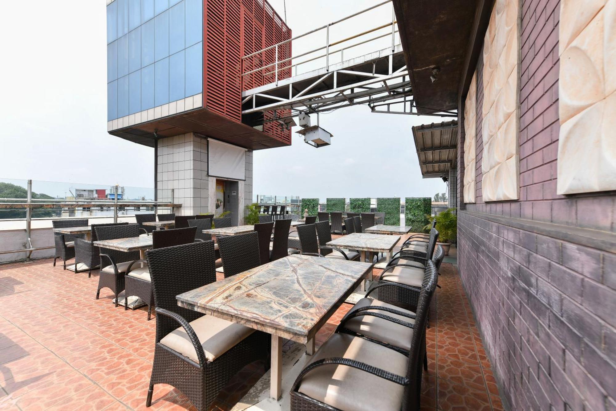 Hotel Roopa Mysore Bagian luar foto