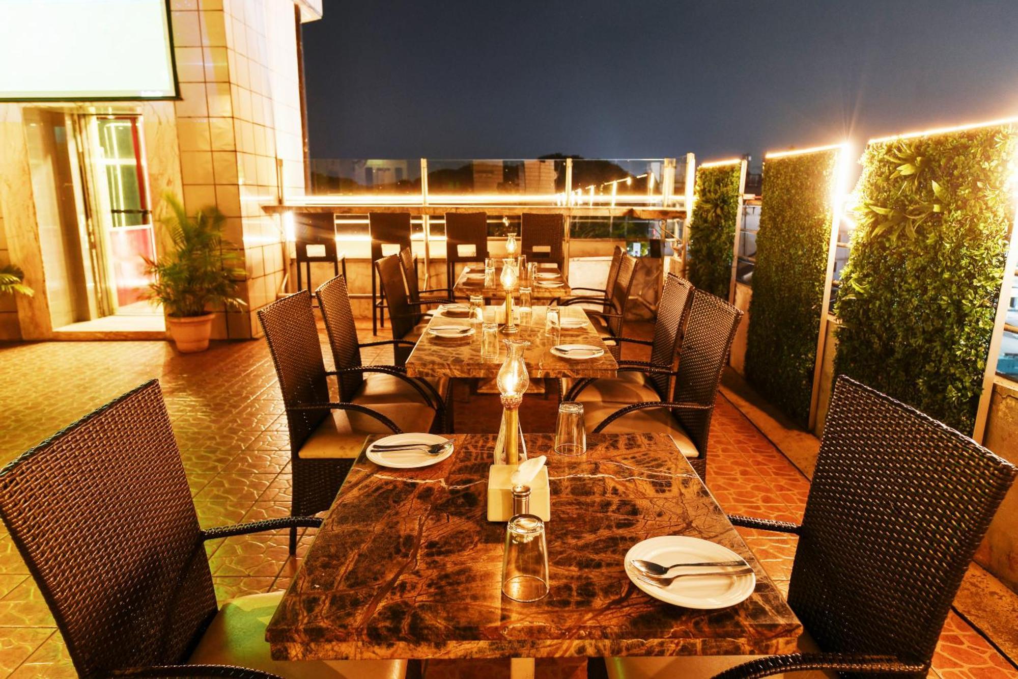 Hotel Roopa Mysore Bagian luar foto
