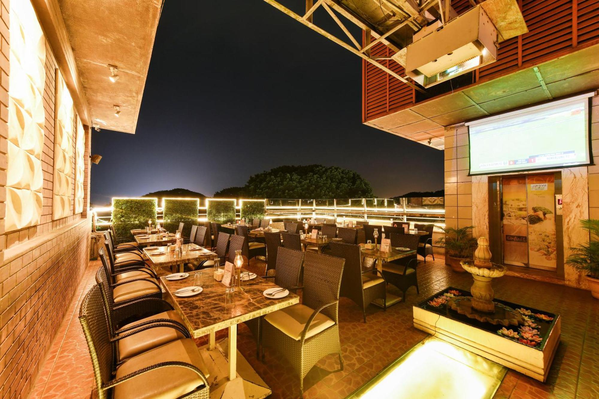Hotel Roopa Mysore Bagian luar foto