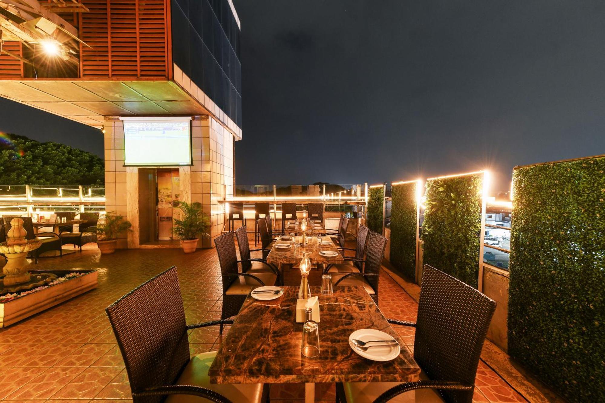 Hotel Roopa Mysore Bagian luar foto
