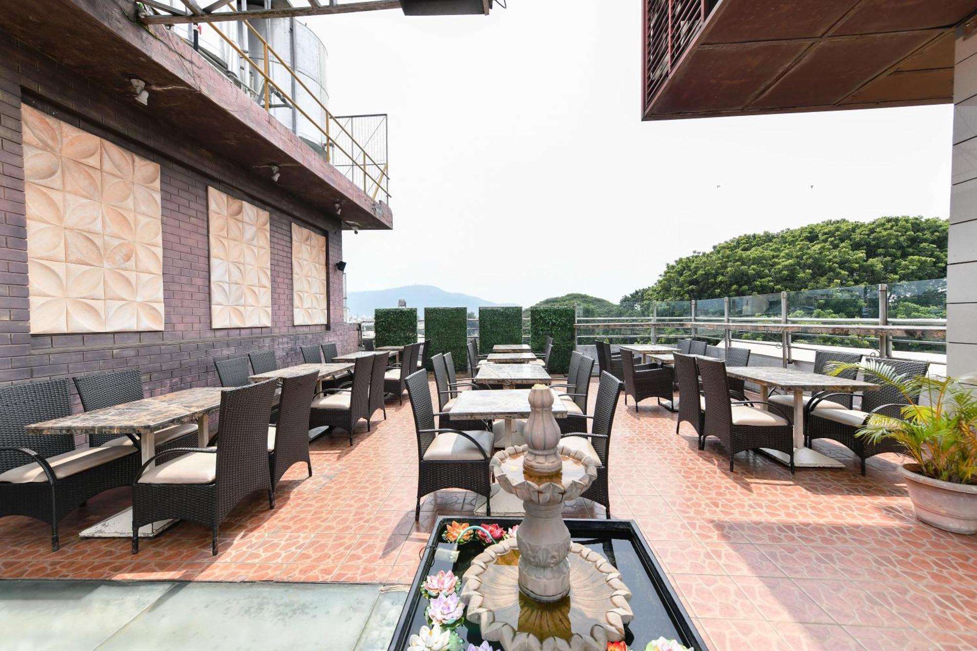 Hotel Roopa Mysore Bagian luar foto