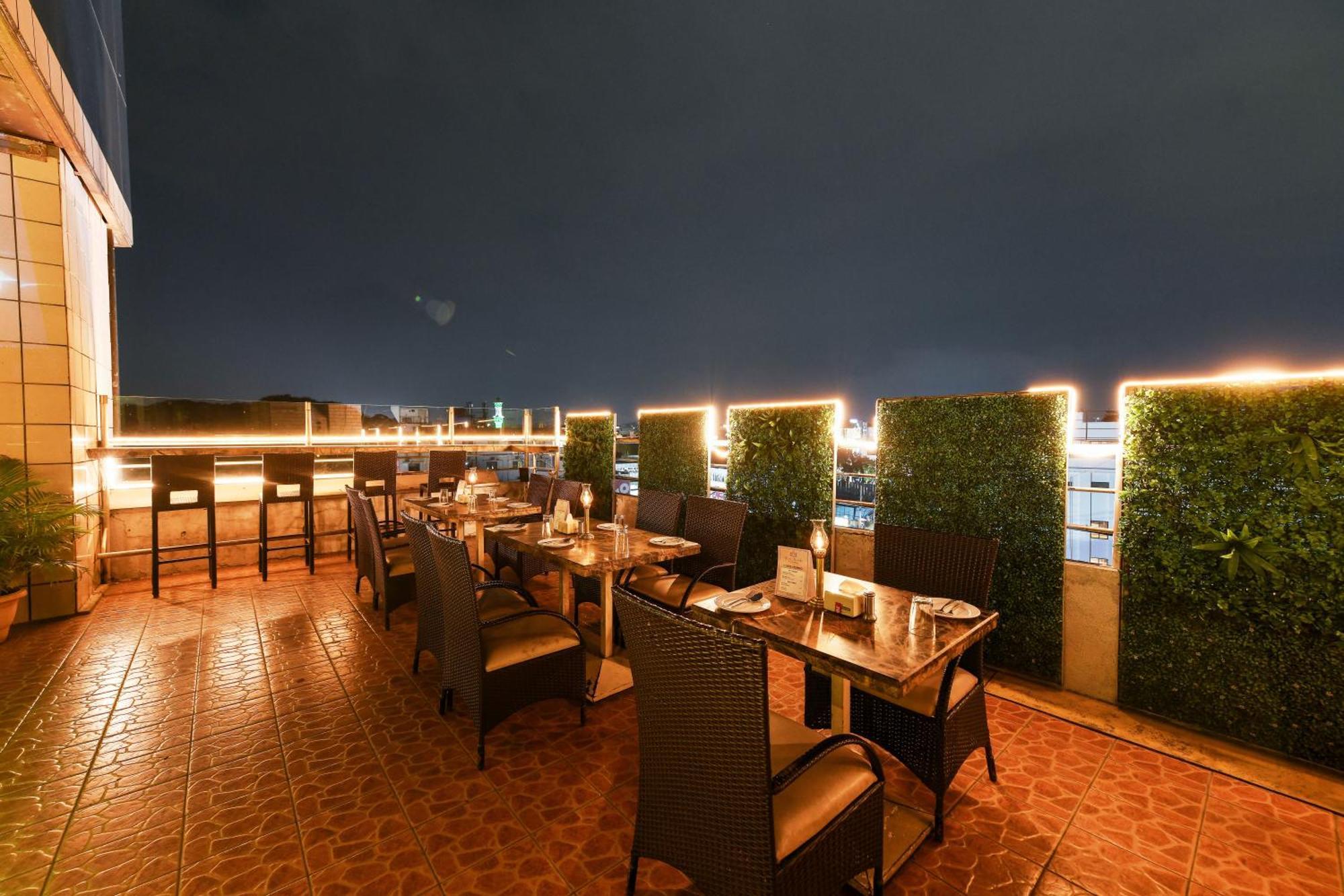 Hotel Roopa Mysore Bagian luar foto